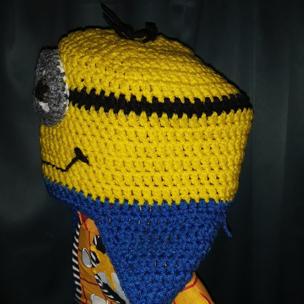 Handmade minon hat - Picture 2 of 3